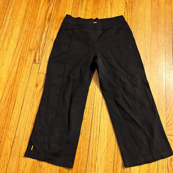 Lucy Shorts Womens Small Wide Leg Cropped Long Shorts Black Bermuda - Picture 3 of 10